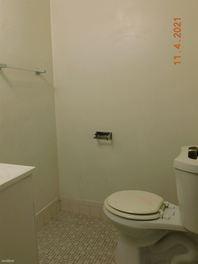 Foto del edificio - 3 br, 1.5 bath Townhome - 879 S Club House...