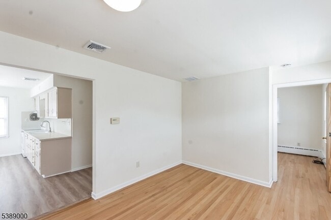 Building Photo - 83 Baldwin Pl