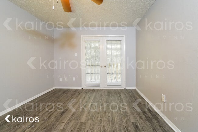 Building Photo - 2116 Woodnote Ln