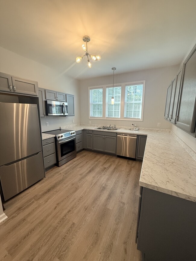 Building Photo - 3092 Main St