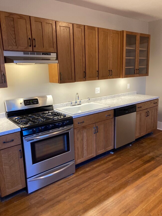 cocina - 1241 Western Ave