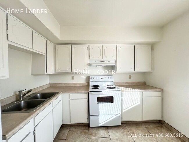 Building Photo - Two-Bedroom Apartment for Comfortable Livi...