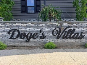 Building Photo - 1220 Doges Promenade