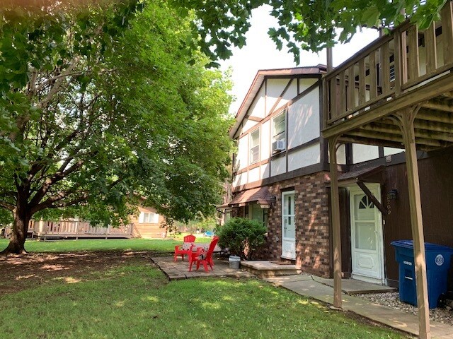 Foto del edificio - 2200 Brookview Ct