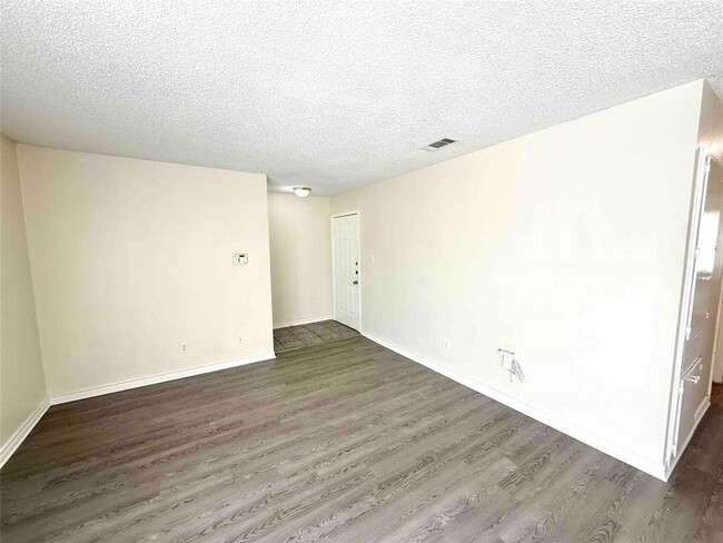 Building Photo - 10802 Lambert Cir