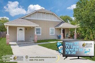 Building Photo - 3518 8th Ave