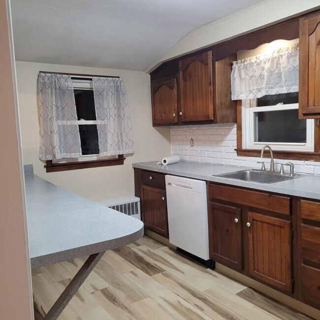 Foto del edificio - 35 Birchland Ave