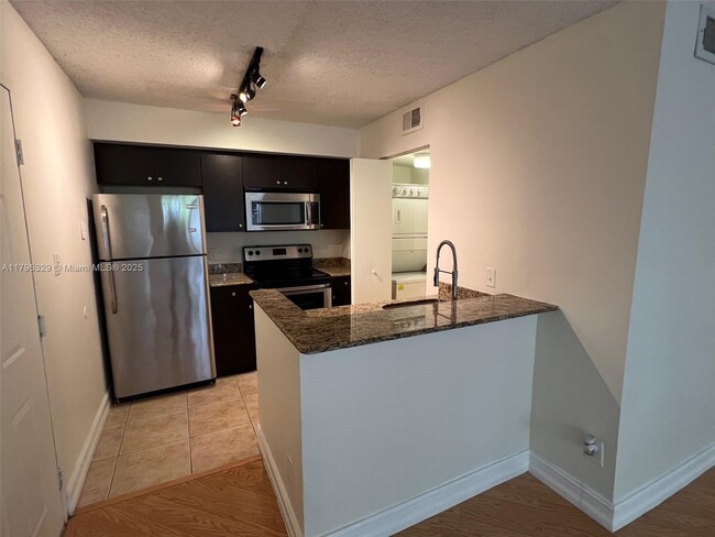 Foto del edificio - 620 S Park Rd