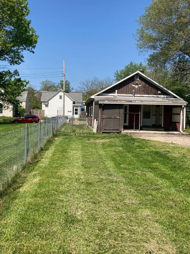 Foto del edificio - Coming soon! Spacious 3 bedroom, 1 bath ho...