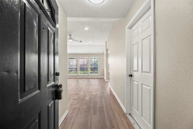 Foto del edificio - 7134 Prairie Village Dr