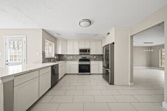 Building Photo - 7010 Pembrough Ln