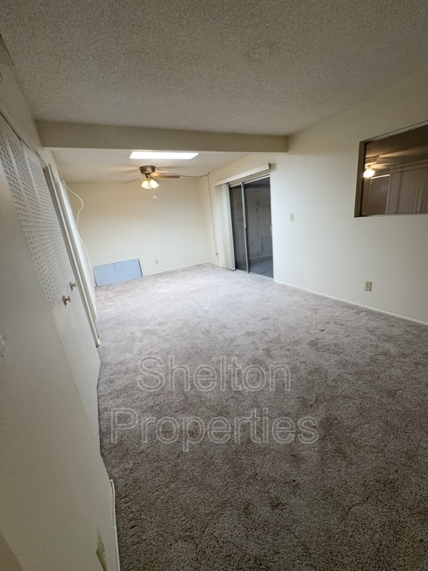 Building Photo - 10103 N 97th Ave