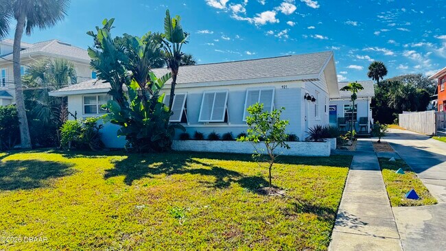 Foto del edificio - 921 N Wild Olive Ave