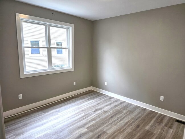 Building Photo - 39 Fiske St