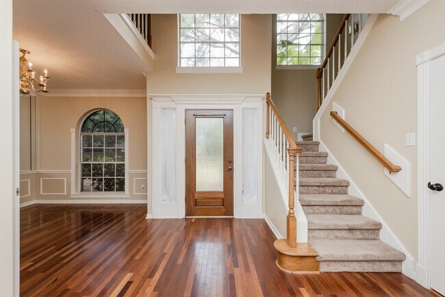 Building Photo - 215 Sunset Ridge Dr