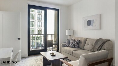 Building Photo - 1007 S Mint St