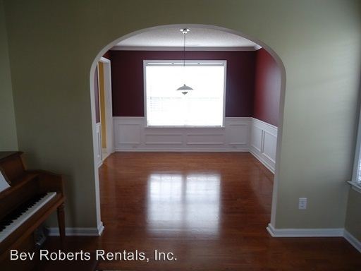 Building Photo - 811 Brickstone Dr