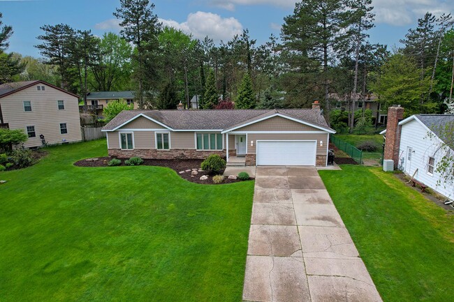 Building Photo - Charming 3-Bedroom Ranch in Quiet Cul-de-Sac