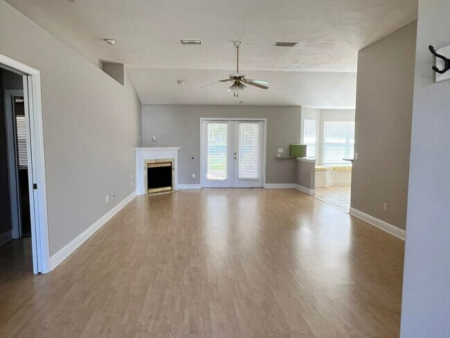 Building Photo - 2003 Hickory Tree Ln