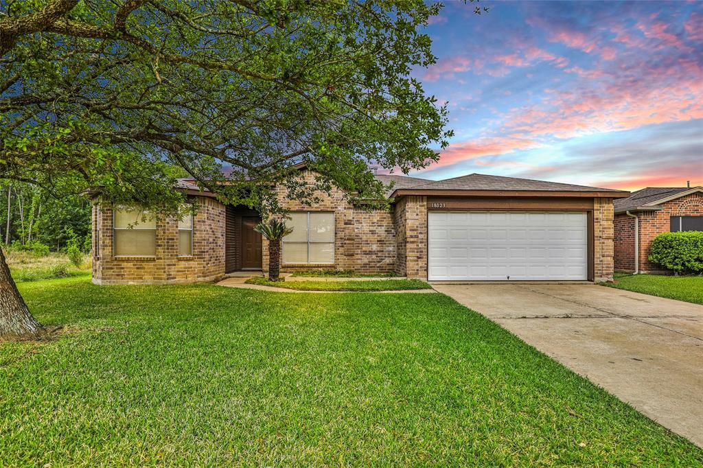 Foto principal - 18023 Lago Forest Dr