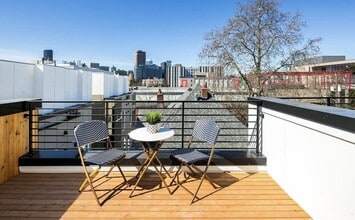 Building Photo - 1116 13th Ave