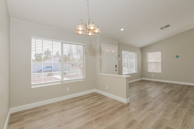 Building Photo - 456 Federman Dr
