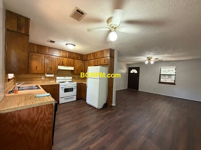 Foto del edificio - 1804 Bobbitt Ln