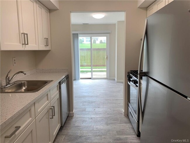 Building Photo - 3607 Whispering Hills Dr