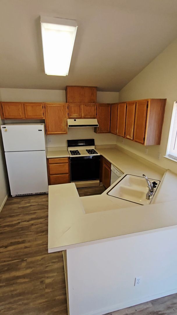 Foto del edificio - 2 Bed 2 bath 2 car garage Sierra Highlands home For Rent