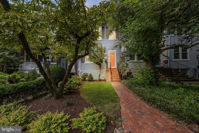 Foto del edificio - 1930 37th St NW