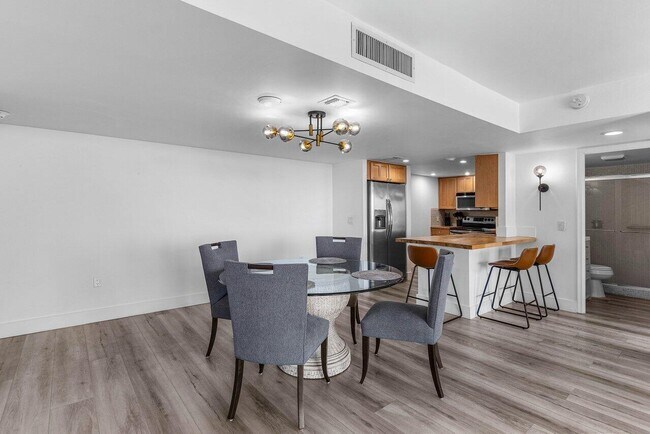 Foto del edificio - 5600 N Flagler Dr