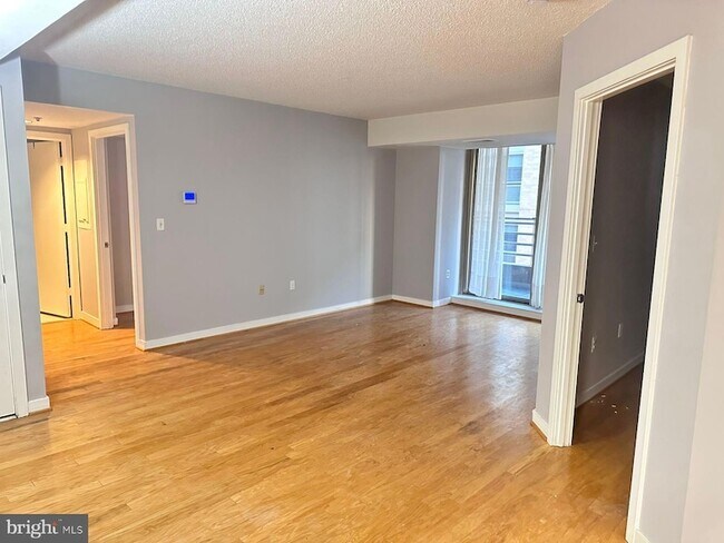 Foto del edificio - 1275 25th St NW