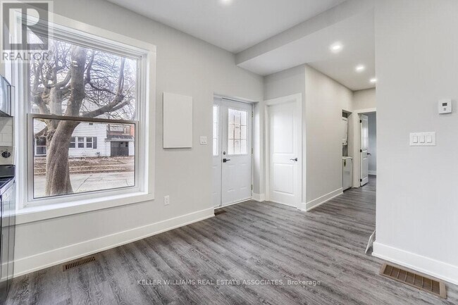Photo du bâtiment - 1-39 WELLAND Ave