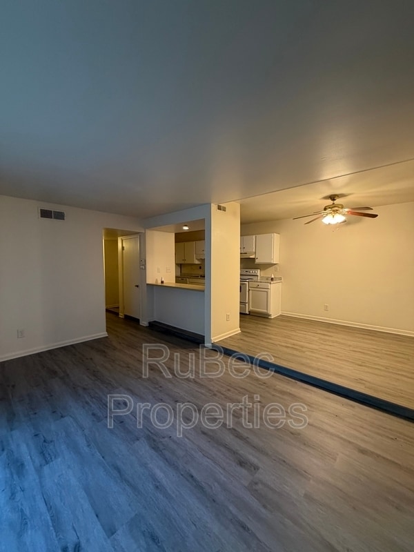 Building Photo - 702 Farmhurst Dr