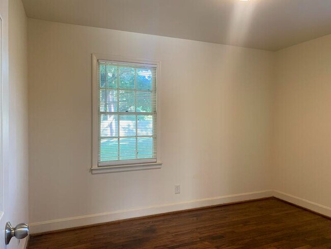 Foto del edificio - 2919 Amity Garden Ct