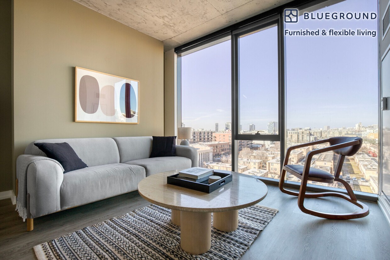 Foto principal - 460 W Chicago Ave