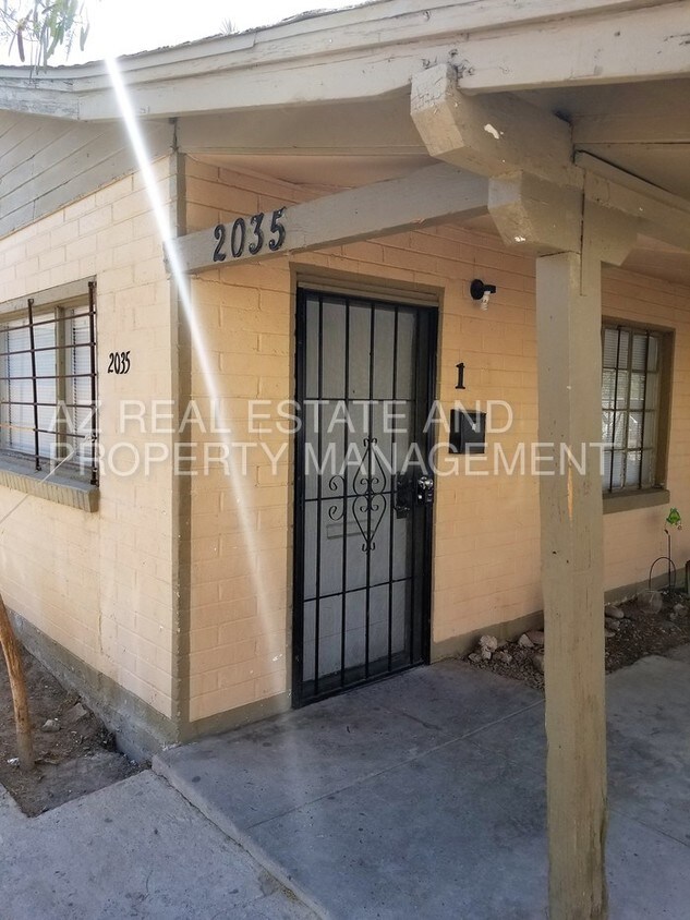 Primary Photo - 2035 W Monroe St