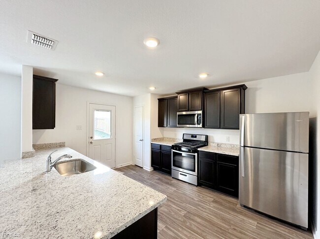 Building Photo - 3 br, 2.5 bath House - 3142 Jackson Smt