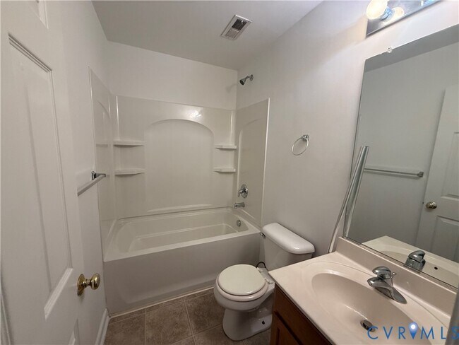 Building Photo - 3501 Thornsett Dr