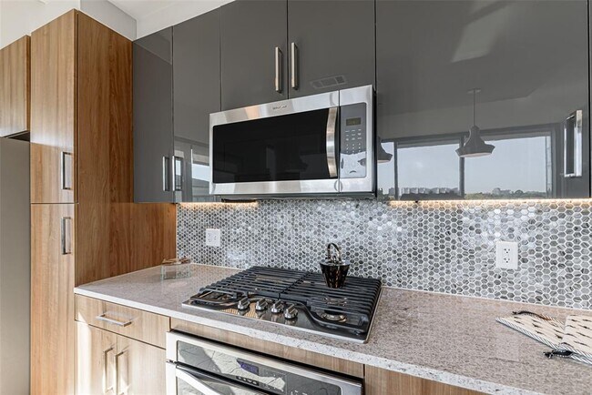 Foto del edificio - 1414 Wood Hollow Dr