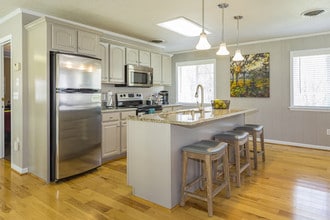 Building Photo - Salem Wood Apartments