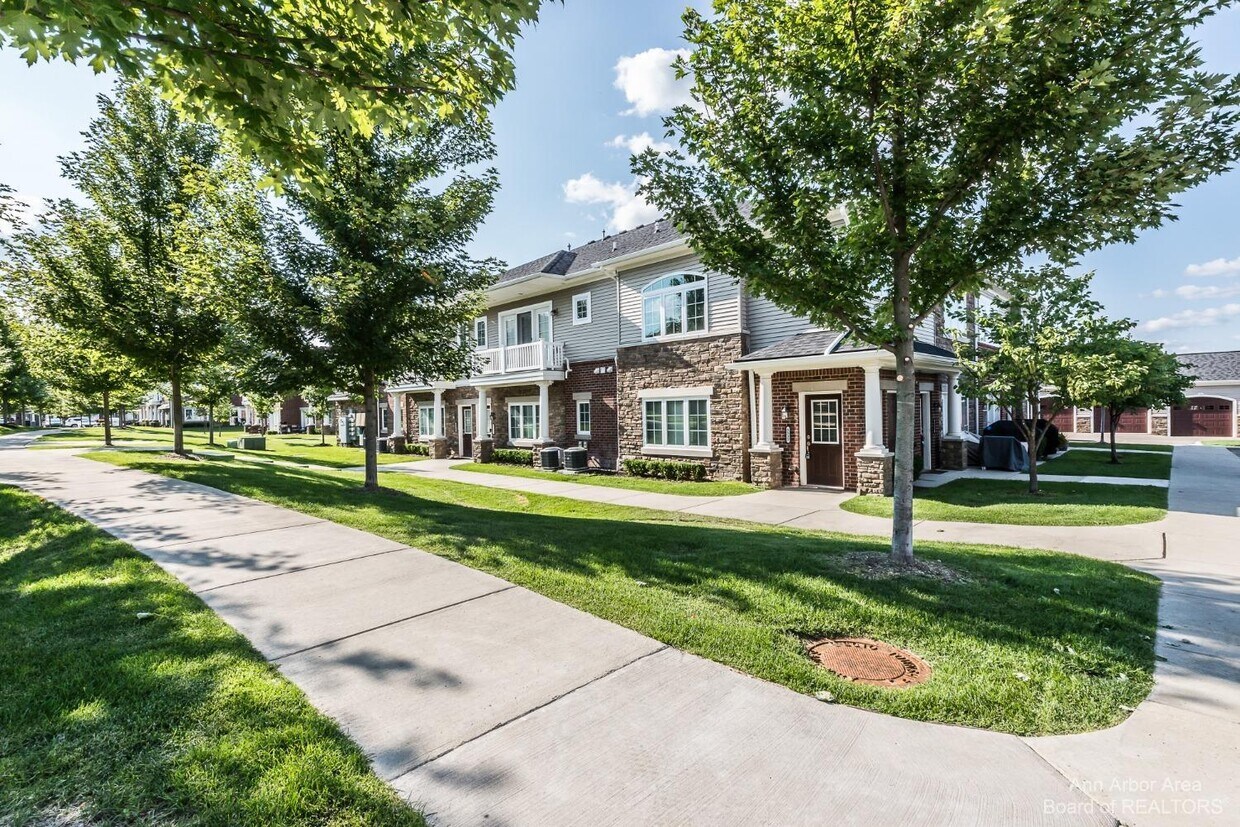 5535 Arbor Chase Dr, Ann Arbor, MI 48103 Condo for Rent in Ann Arbor