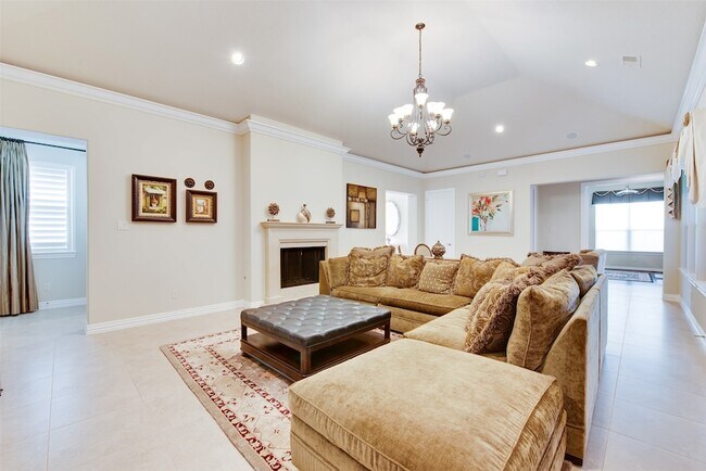 Building Photo - 2011 Flower Garden Ln