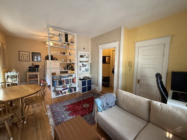 Foto del edificio - Charming 1BR in Historic Douglas Building ...