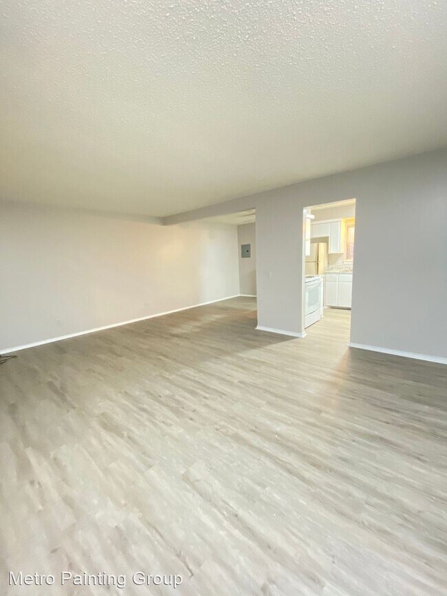 Building Photo - 2 br, 1 bath House - 1002 SW Summit Ave Apt 6