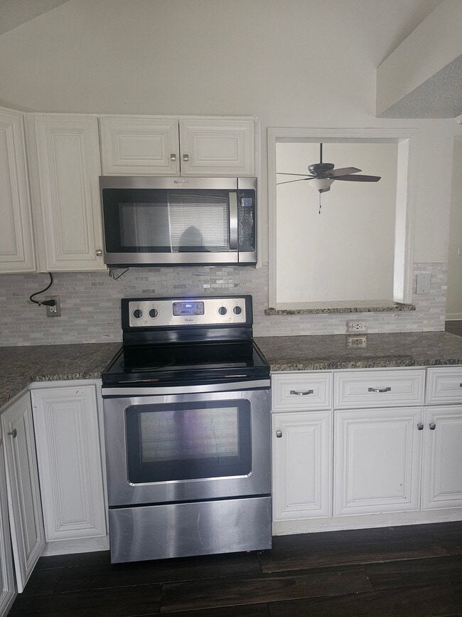 Building Photo - 2310 Cortland Cir