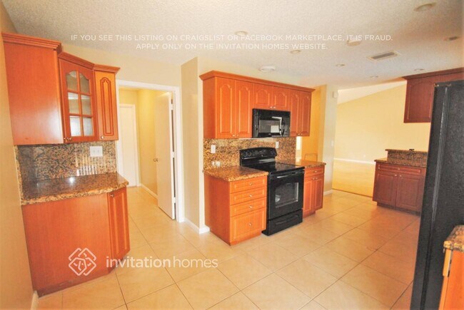 Foto del edificio - 365 NW 105th Dr