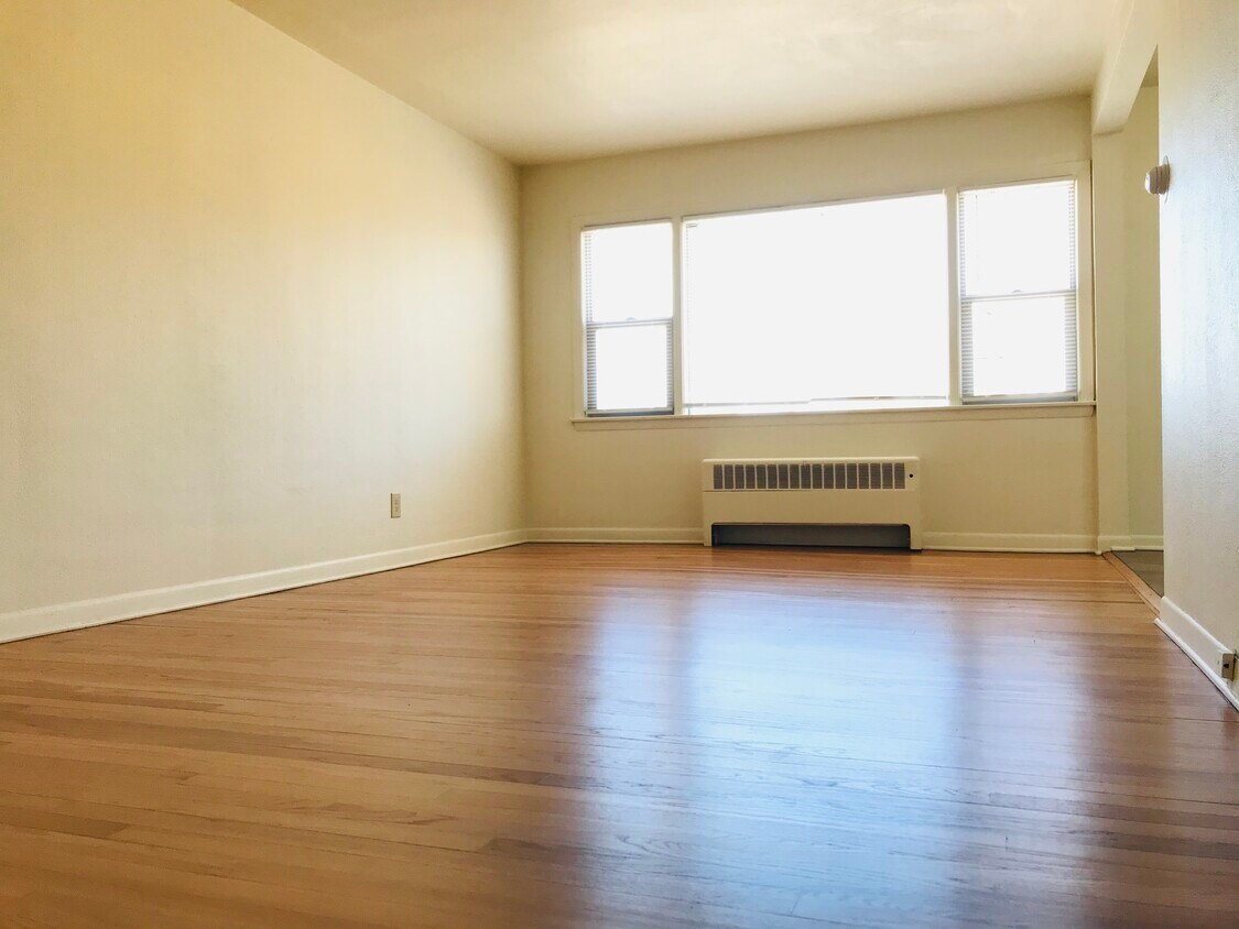 Foto principal - 3077 N 72nd St