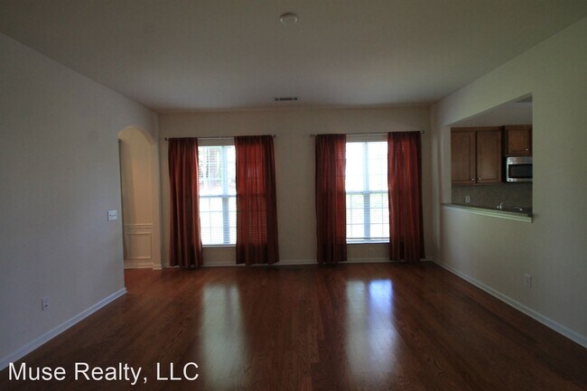 Building Photo - 6527 Carolina Commons Dr