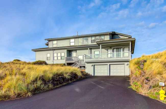 Street View - 367 Salishan Dr